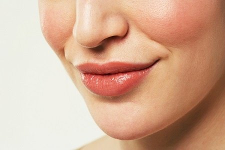 Get Beautiful Lips With Some Simple Tips