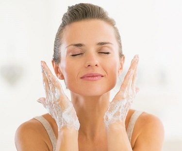 2-Minute Facial - The Double Cleansing Routine For Your Skin